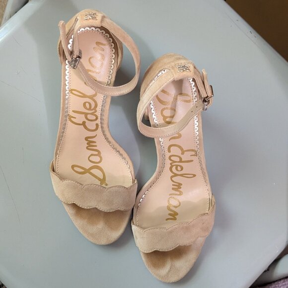 6.5 Wide Sam Edelman Odila suede scalloped block heel sandal - Picture 2 of 7